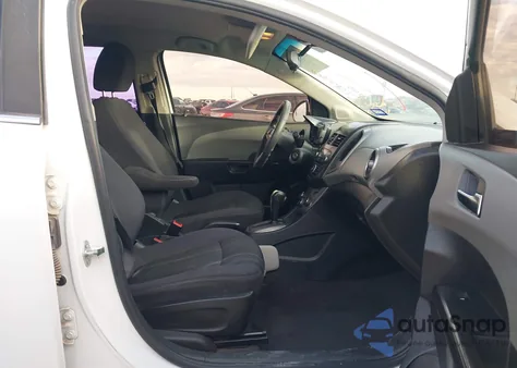 2014 Chevrolet Sonic Lt Auto z USA, uszkodzony, nr VIN 1G1JC6SH1E4239955